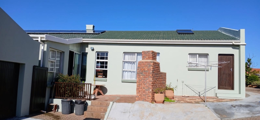 3 Bedroom Property for Sale in Stilbaai Wes Western Cape